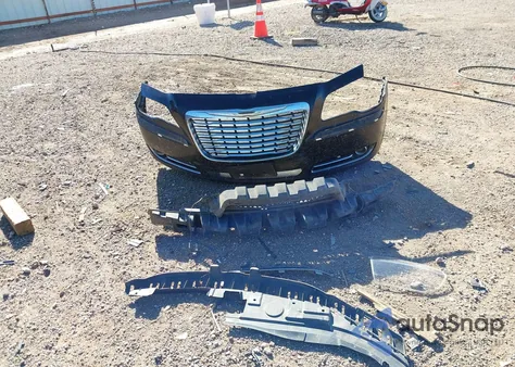 2012 Chrysler 300 Limited z USA, uszkodzony, nr VIN 2C3CCACG1CH249219